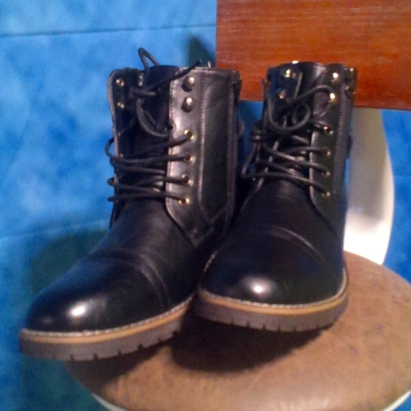 Dress boots - Picture 1 of 2